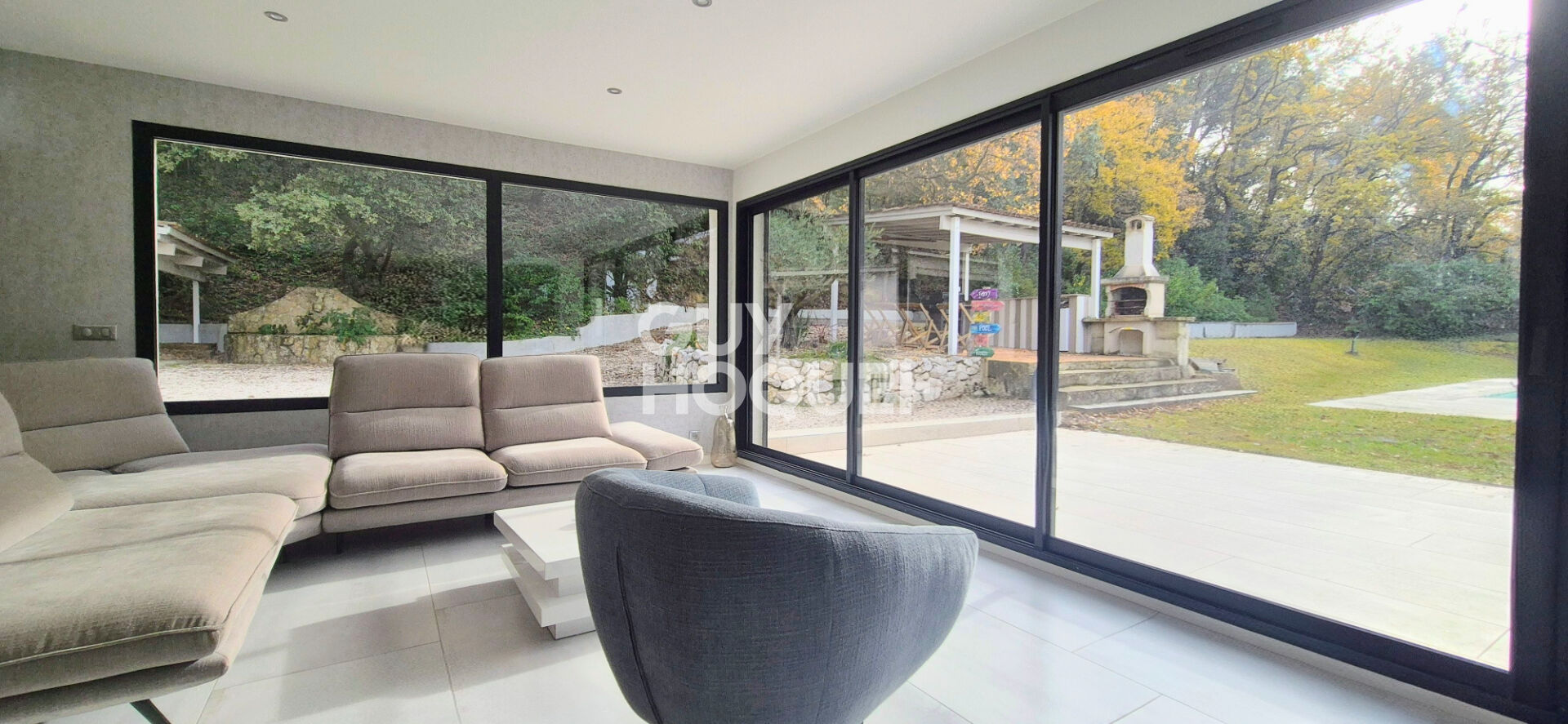 Bouc-Bel-Air - 13320 - Quartier Valcros - Prpriété de 220 m2 sur parcelle de 5200 m2 au calme absolu.