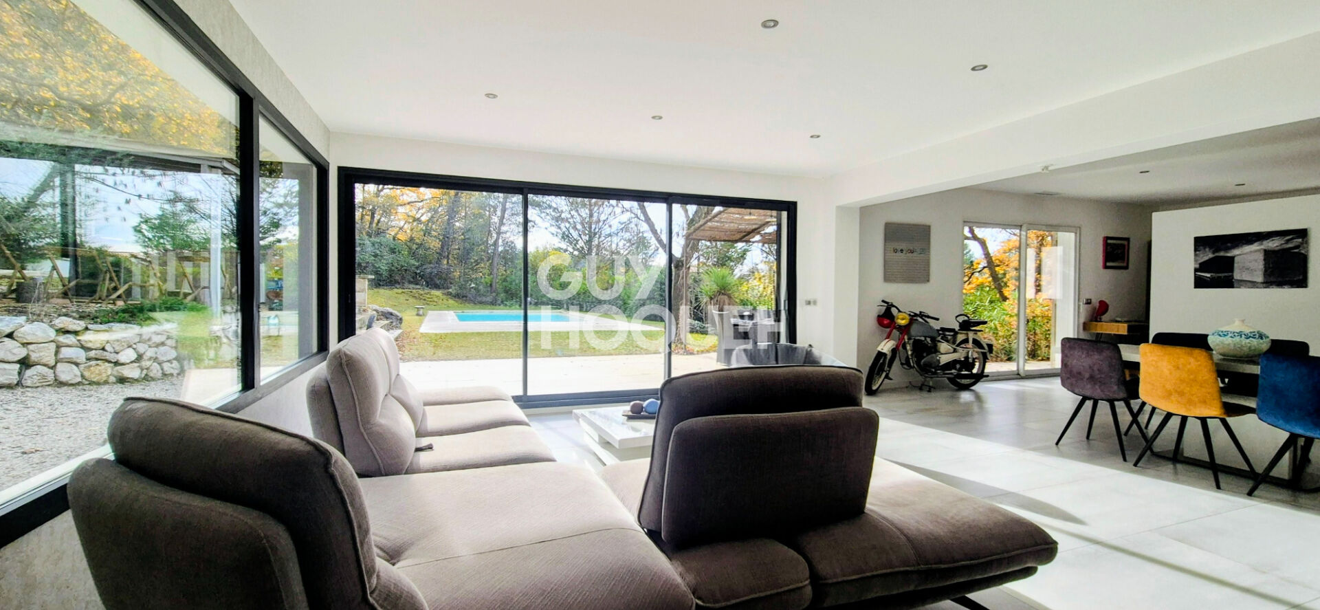 Bouc-Bel-Air - 13320 - Quartier Valcros - Prpriété de 220 m2 sur parcelle de 5200 m2 au calme absolu.