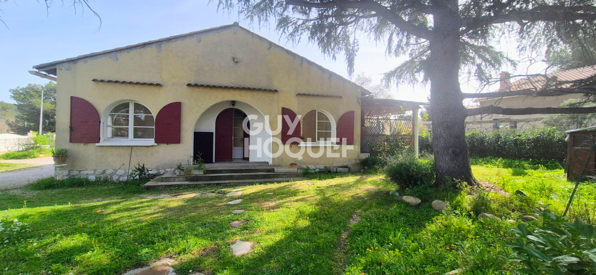 A Bouc Bel Air, centre ville,  Maison de plain pied de 4 pièces, 100 m2 habitables sur une parcelle de de 934 m2