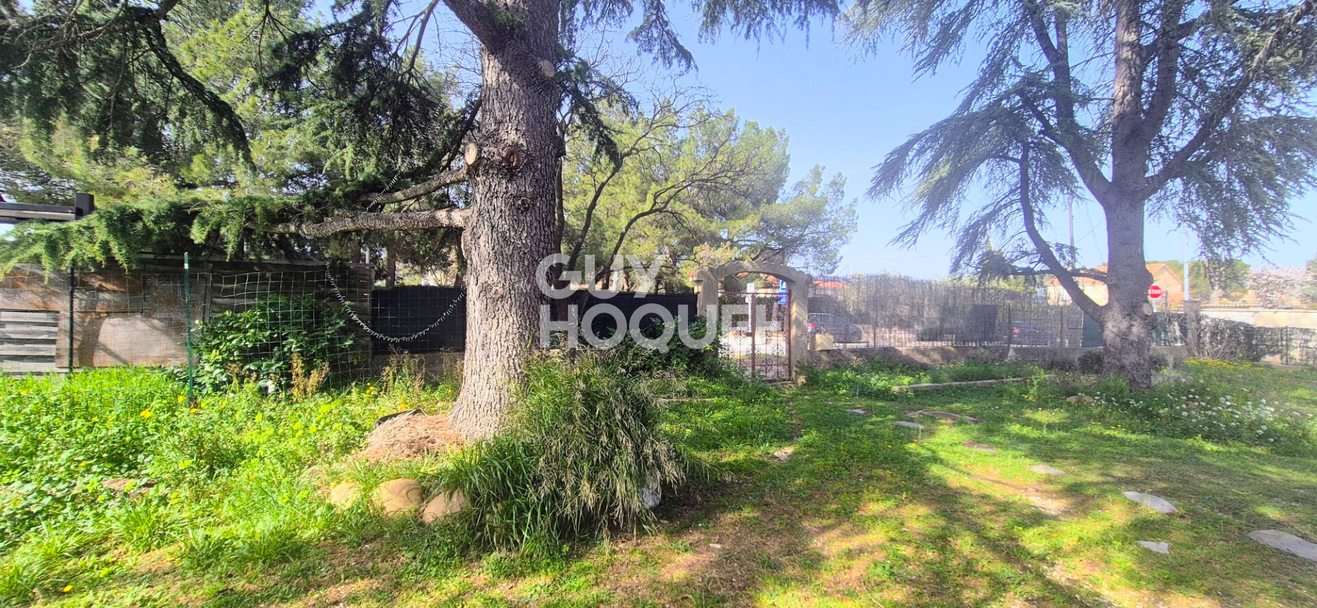 A Bouc Bel Air, centre ville,  Maison de plain pied de 4 pièces, 100 m2 habitables sur une parcelle de de 934 m2