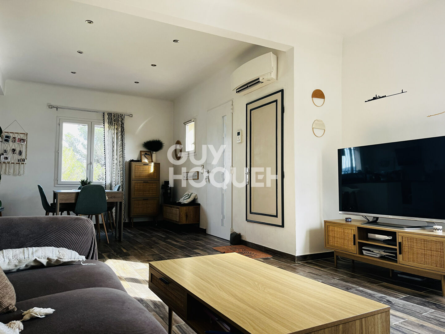 A Bouc Bel Air , Haut de villa de 4 pièces de 90 m2 env. avec terrasse et jardin