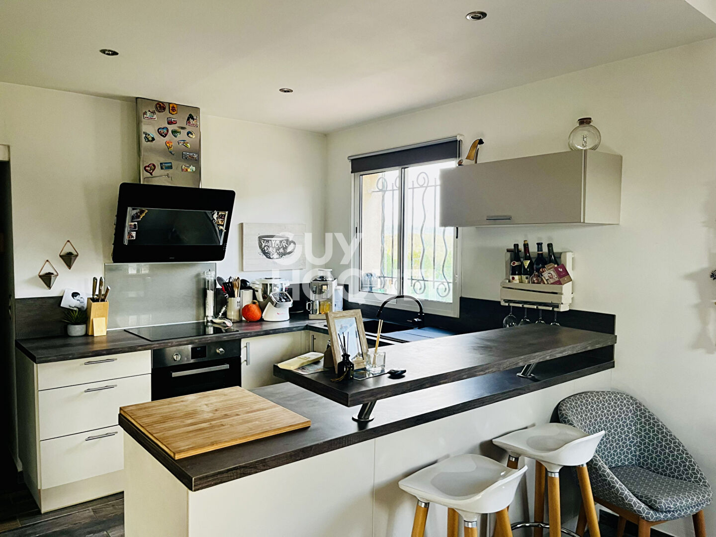 A Bouc Bel Air , Haut de villa de 4 pièces de 90 m2 env. avec terrasse et jardin