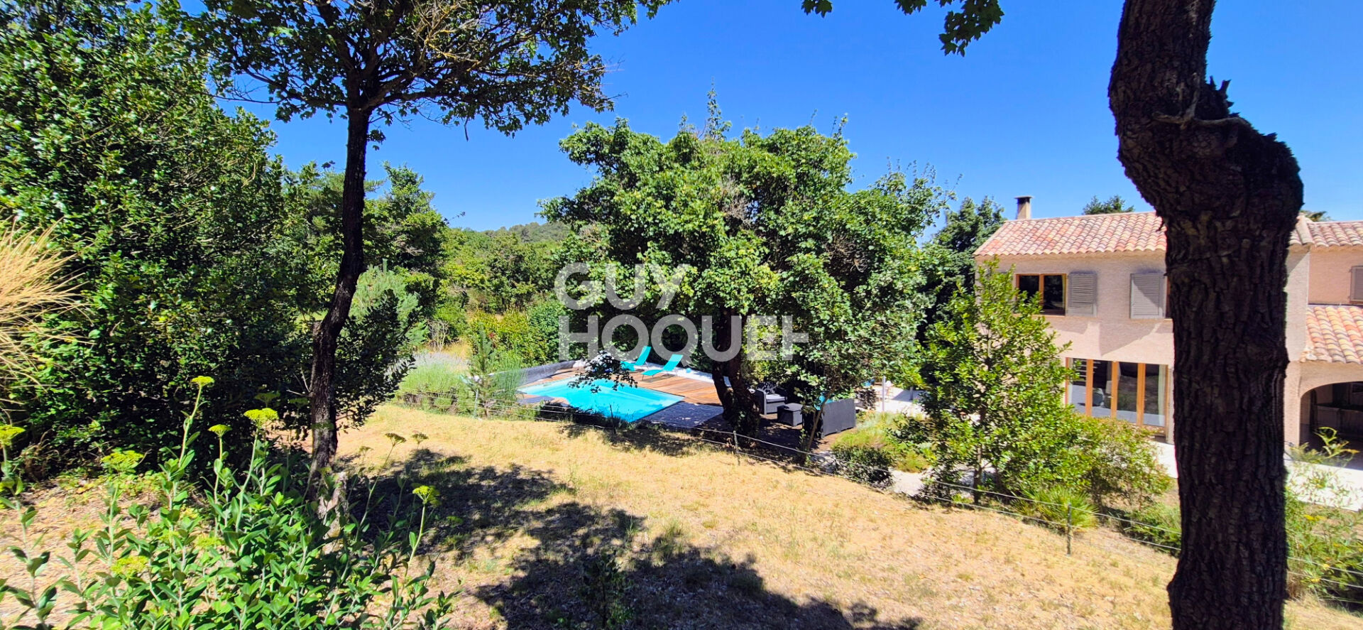 Mimet, Propriété de 267 m2 env sur terraIn de 4.124 m2 avec piscine