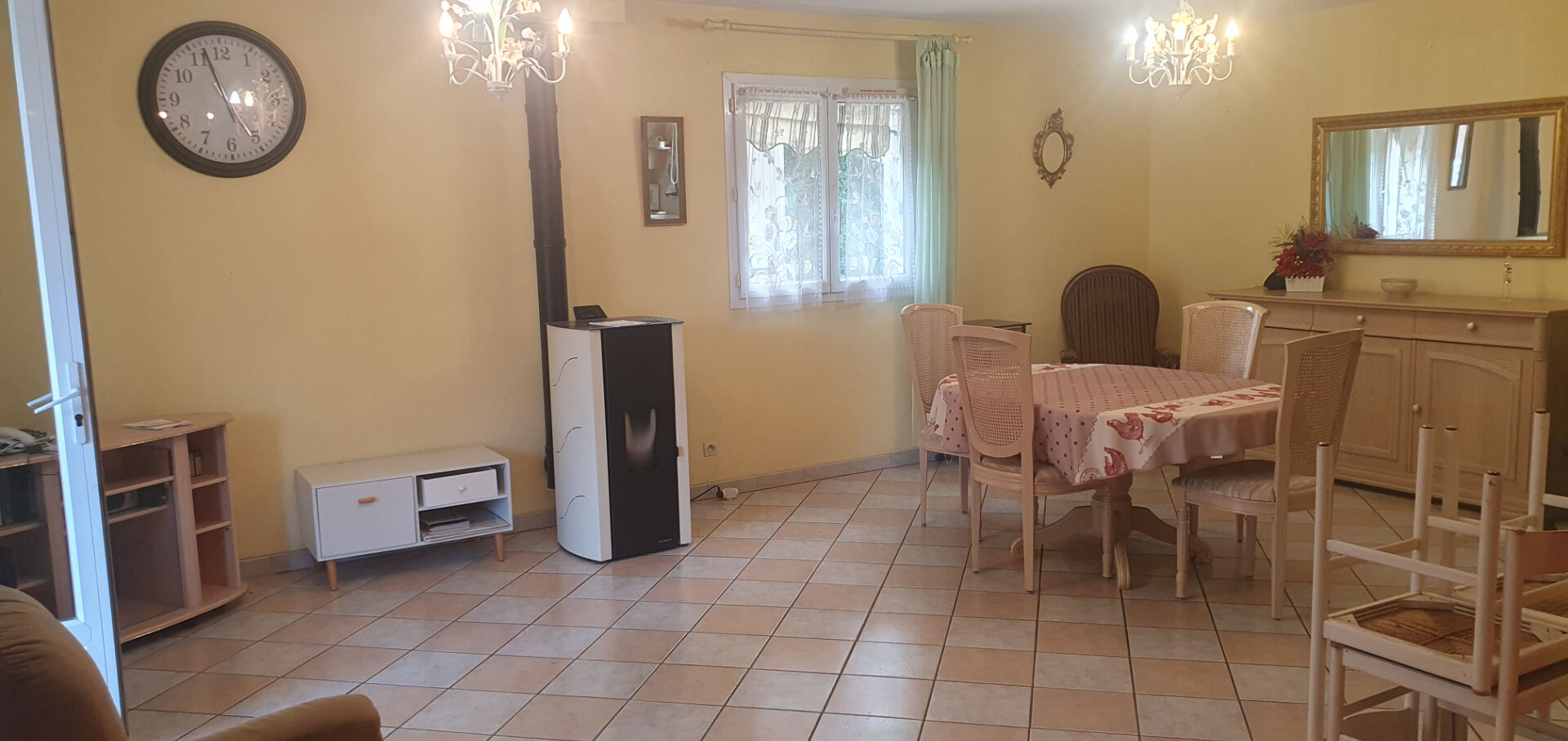 Maison à vendre à Montagnat - 5 pièces avec piscine