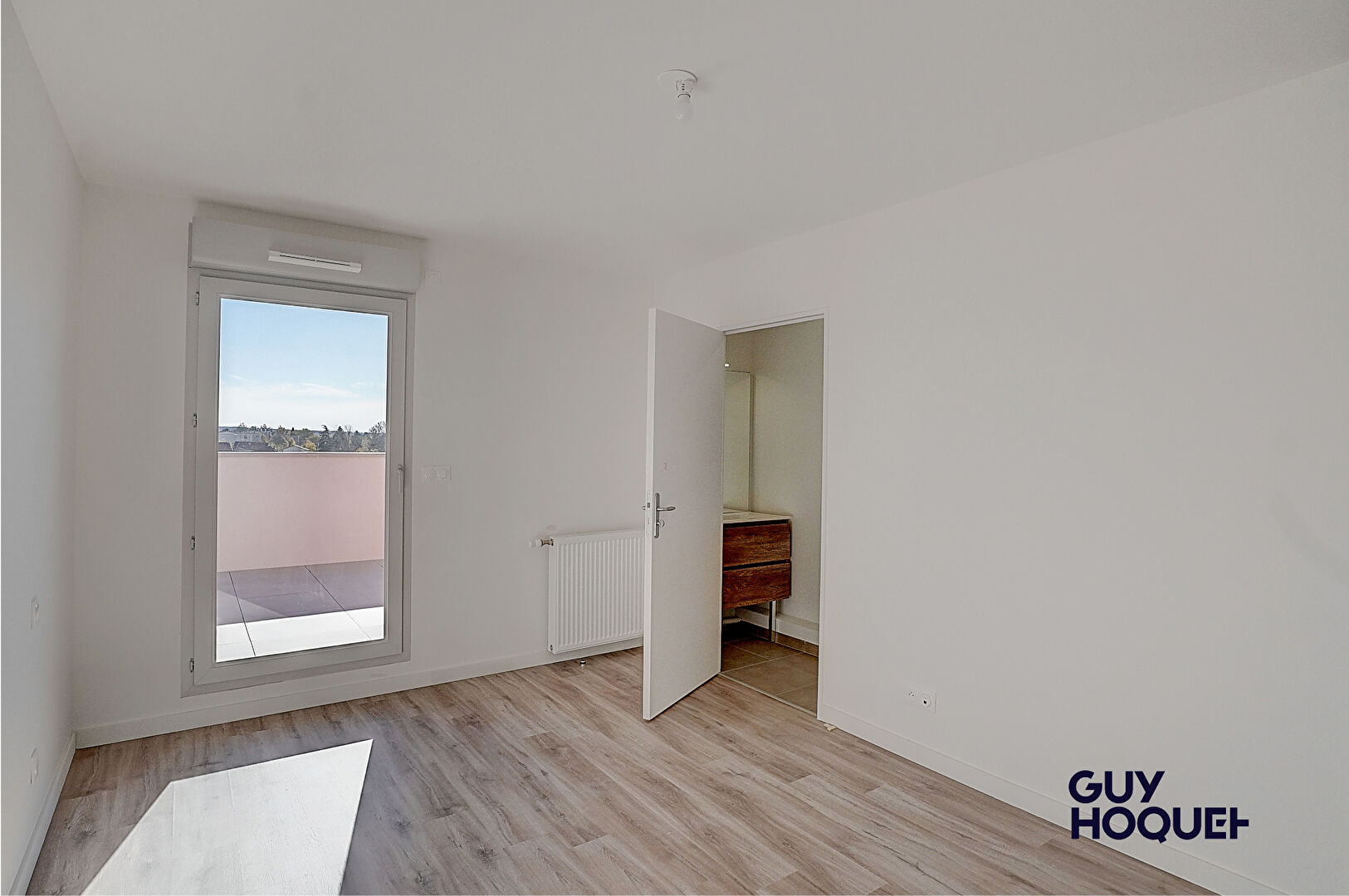 Appartement  en attique 4 pièces de 91 m²  avec double garage