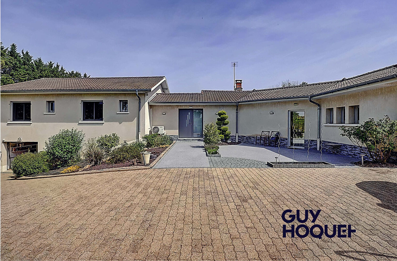 Maison 229m² avec piscine sur terrain  11 058m²