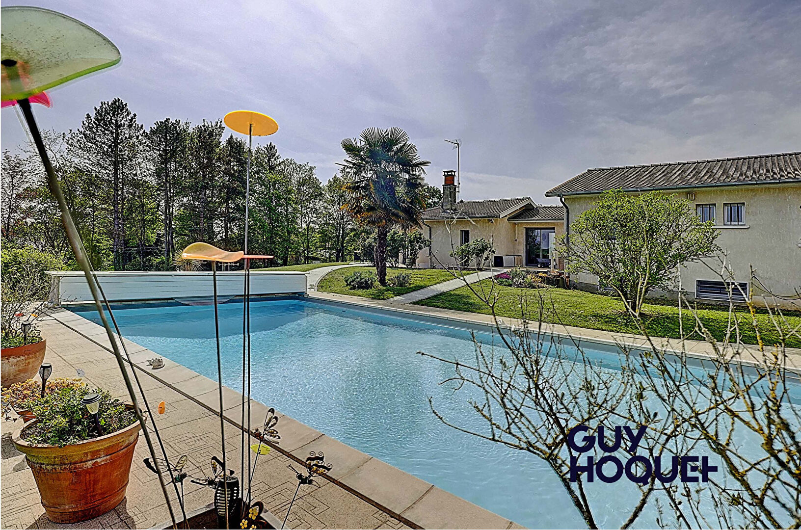 Maison 229m² avec piscine sur terrain  11 058m²