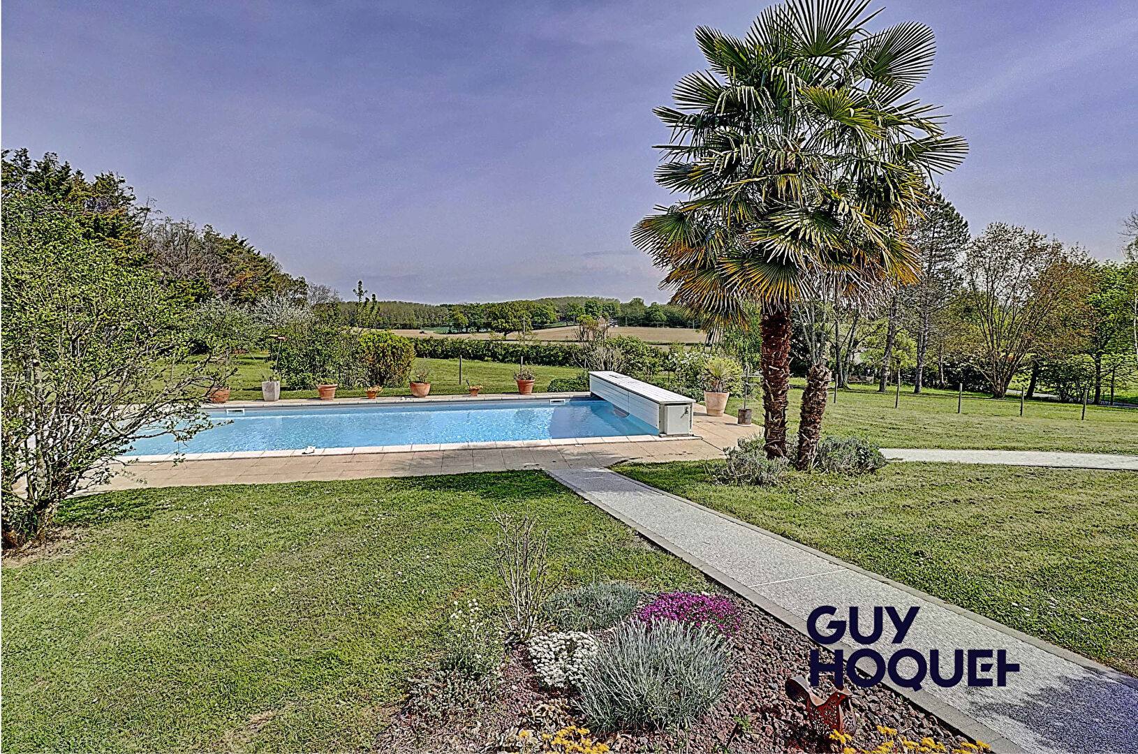 Maison 229m² avec piscine sur terrain  11 058m²