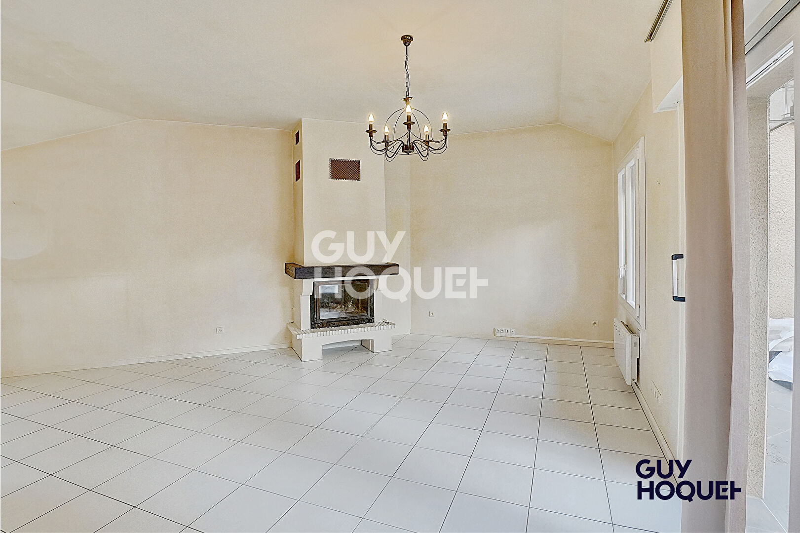 Villa Saint Etienne Du Bois 4 pièce(s) 102 m2 sur 426 m² de terrain