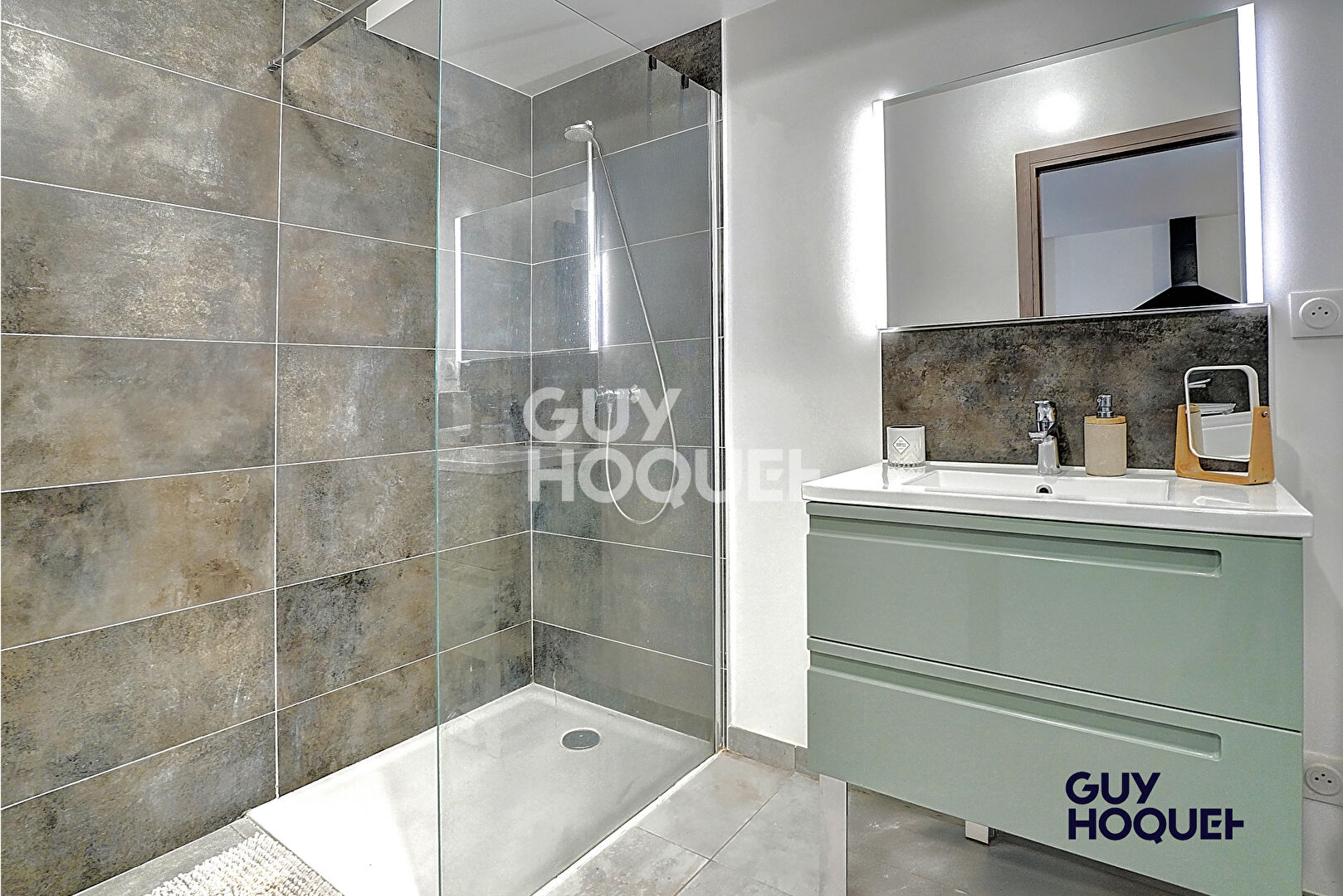 Appartement Saint Denis Les Bourg 2 pièce(s) 49 m2