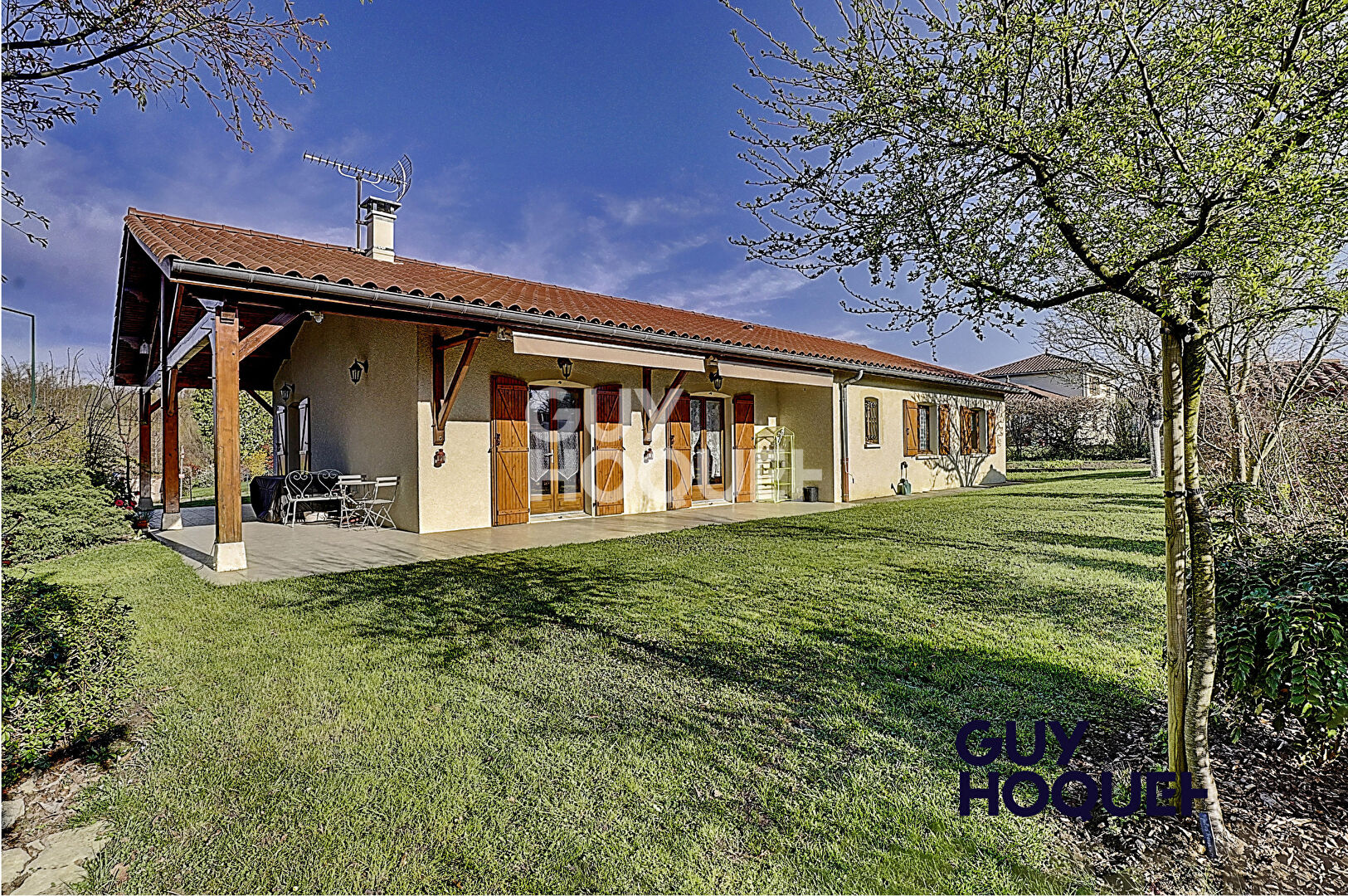 Maison Polliat 5 pièce(s) Plain-Pied 140.53 m2 terrain 1200 m²