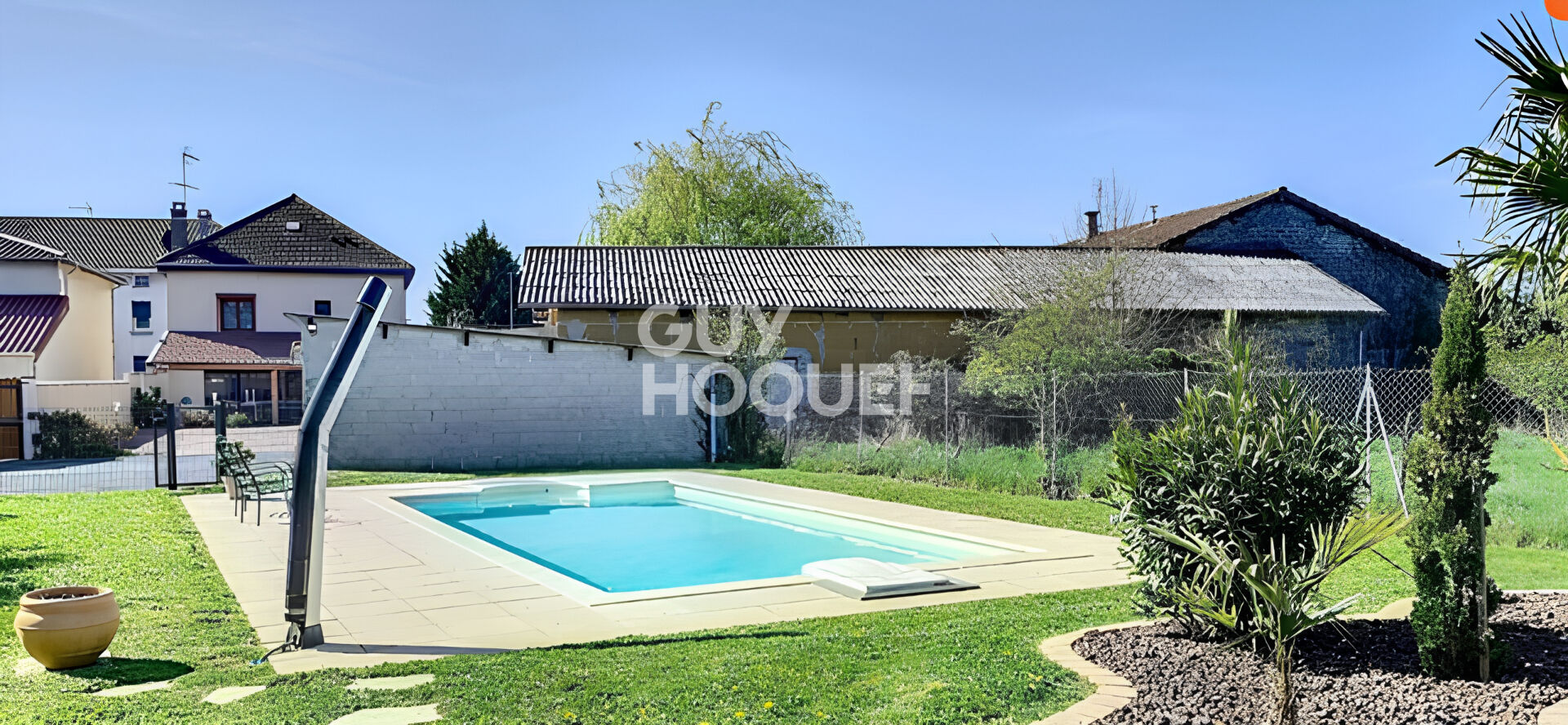 Maison à vendre à Confrançon - 4 pièces avec piscine et garage double