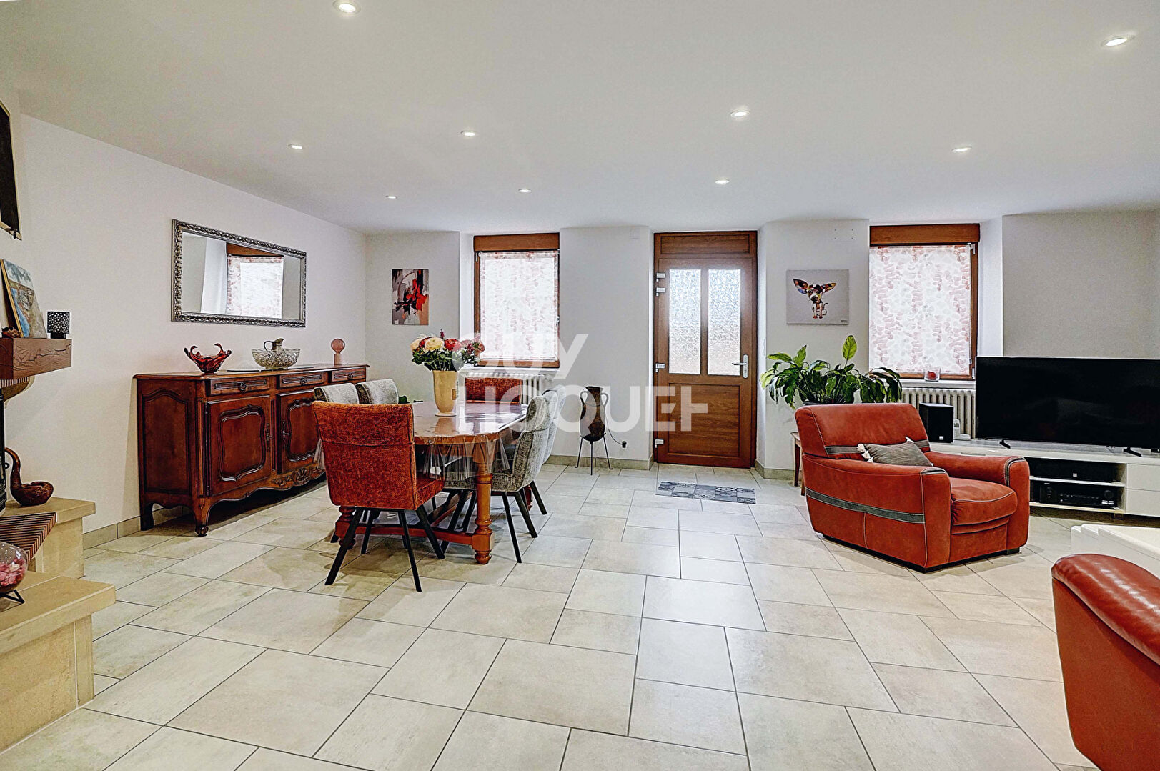 Maison à vendre à Confrançon - 4 pièces avec piscine et garage double