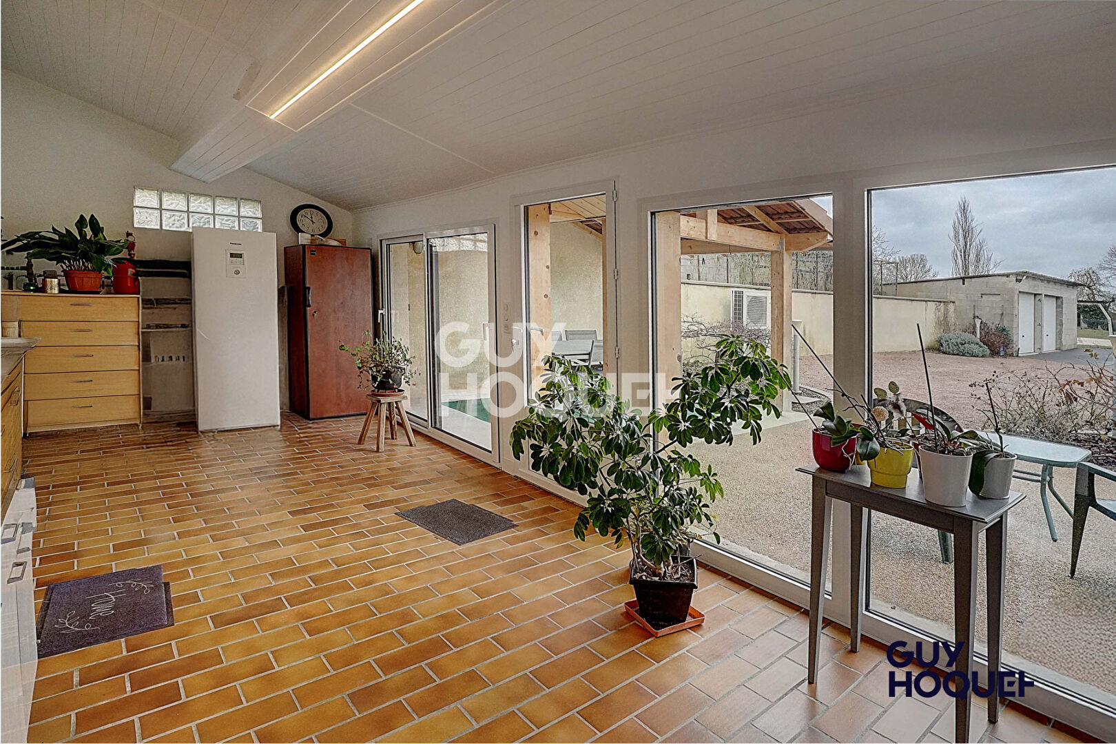 Maison à vendre à Confrançon - 4 pièces avec piscine et garage double