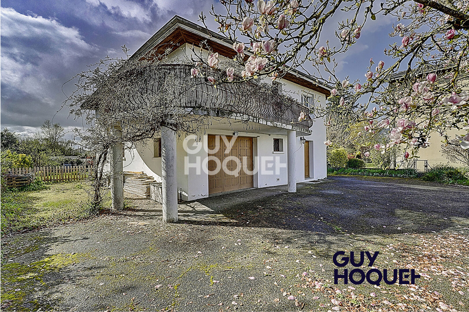 Maison Peronnas 6 pièce(s) 212 m2  sur  930 m² terrain