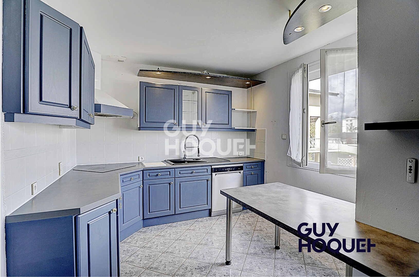 Maison Peronnas 6 pièce(s) 212 m2  sur  930 m² terrain