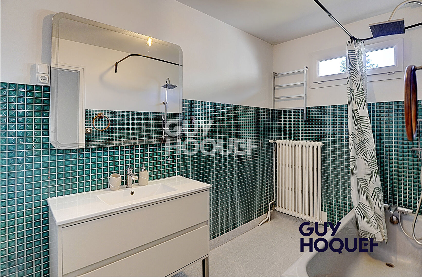 Maison Peronnas 6 pièce(s) 212 m2  sur  930 m² terrain