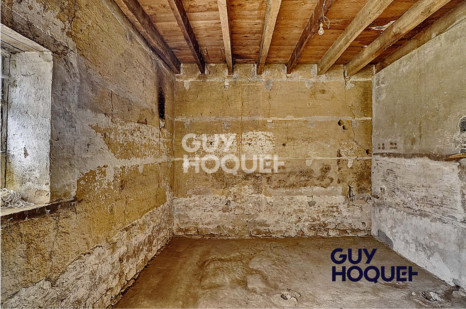 Grange de 115m²  sur terrain indépendant de 1109 m²