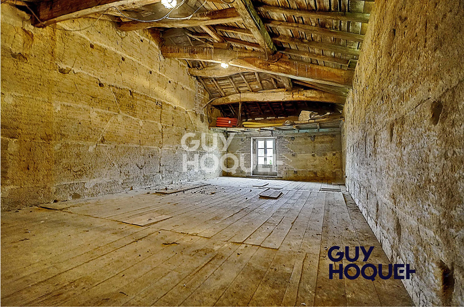 Grange de 115m²  sur terrain indépendant de 1109 m²