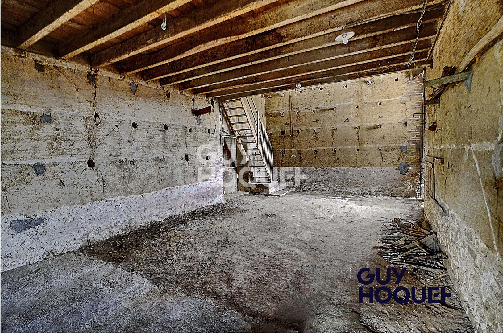 Grange de 115m²  sur terrain indépendant de 1109 m²