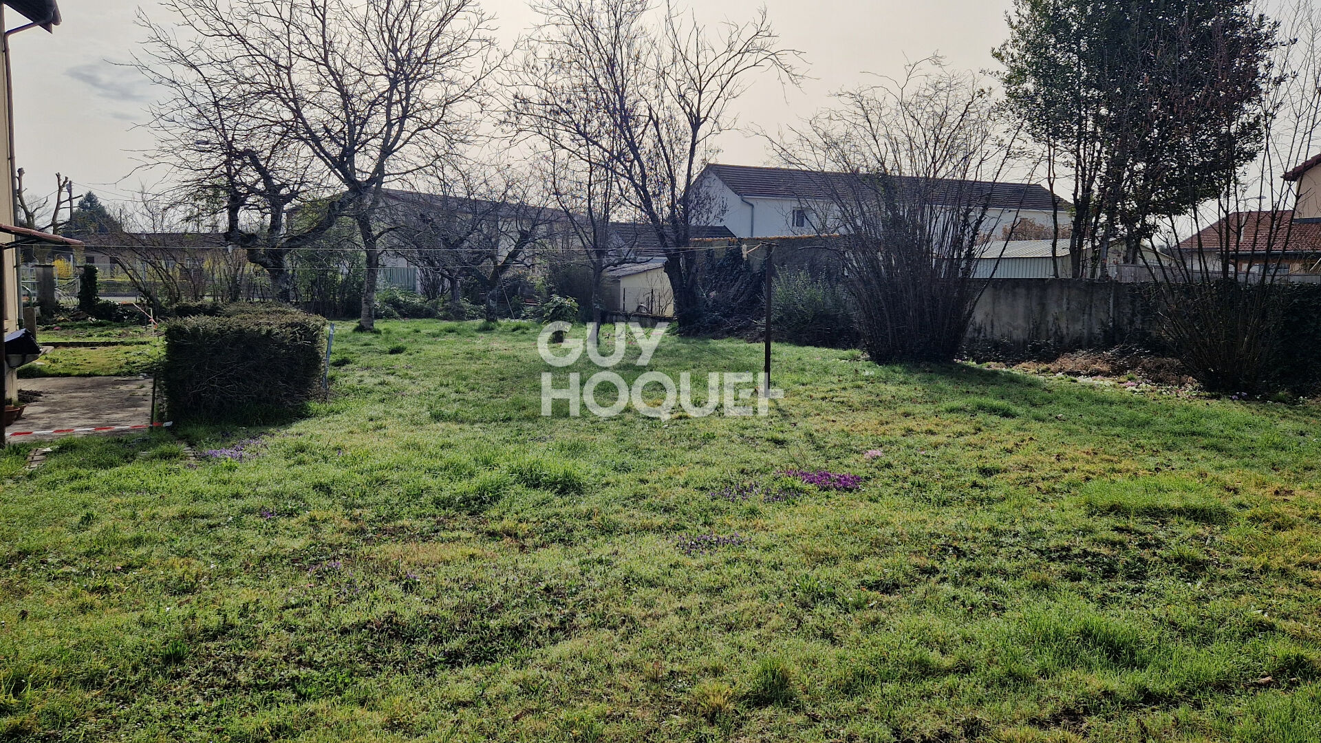 Terrain à vendre à Péronnas - Opportunité rare de 704 m² avec exposition Est-Ouest