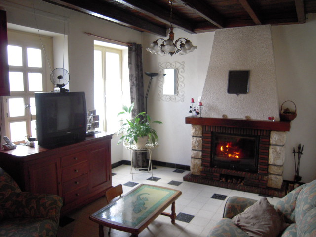 A 12 MN OUEST DE BOURGES