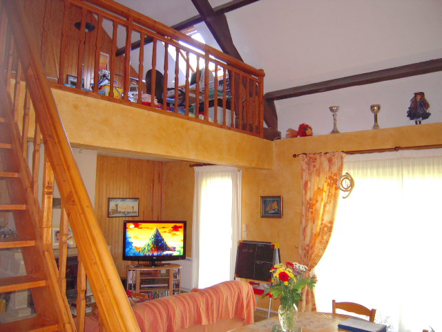 A 10 MN OUEST DE BOURGES