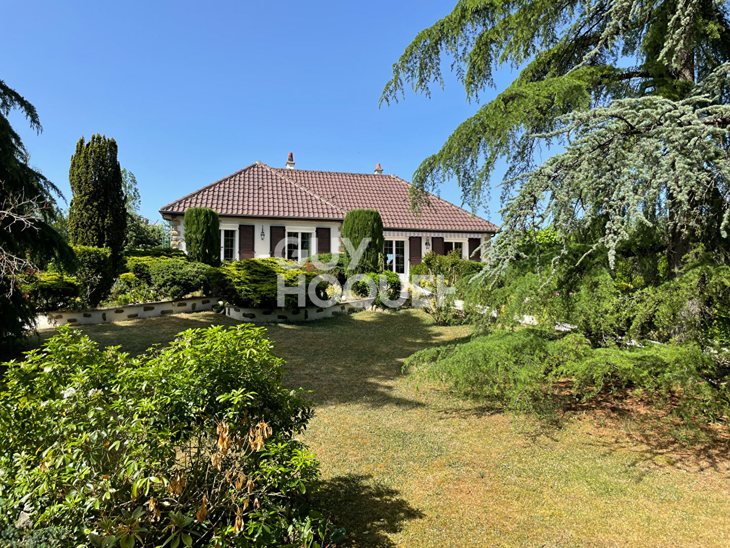 EXCLUSIVITÉ - Berry Bouy