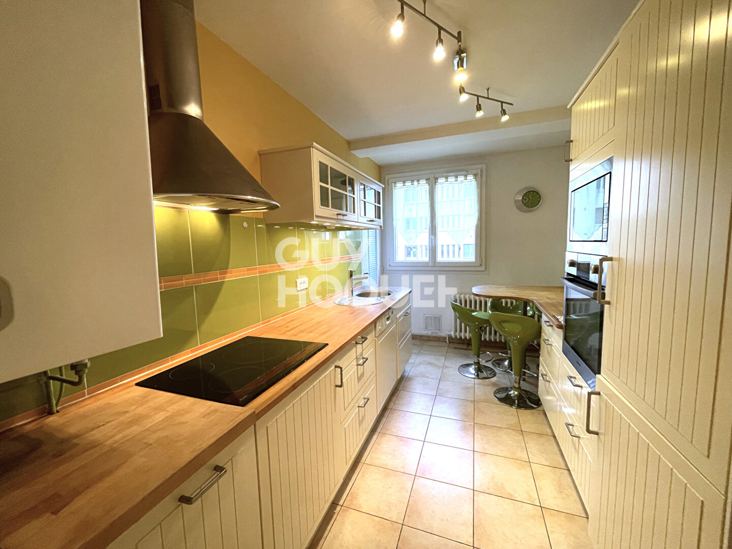 Appartement type III - Quartier Barbès