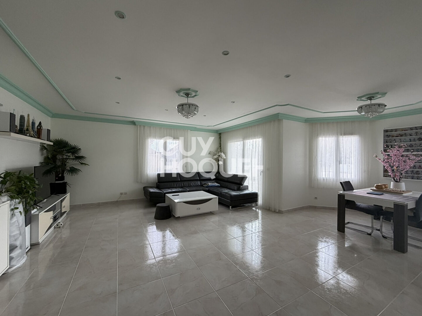 EXCLUSIVITÉ - BOURGES