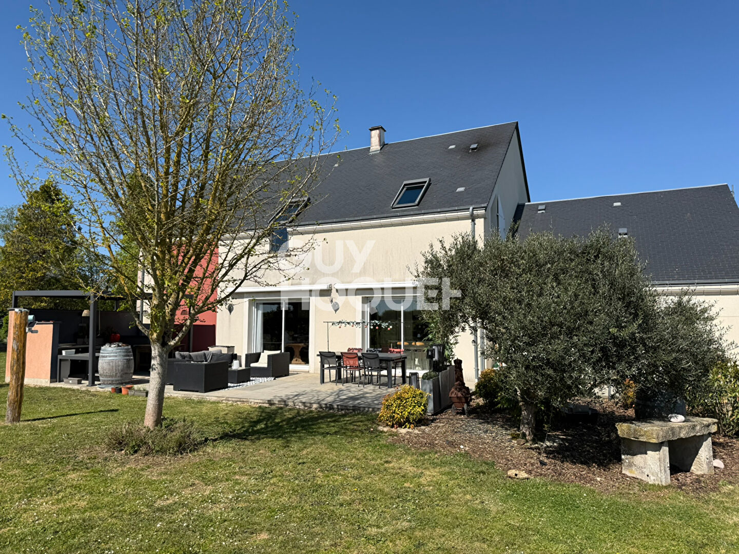 EXCLUSIVITÉ - A  5 MN BOURGES EST