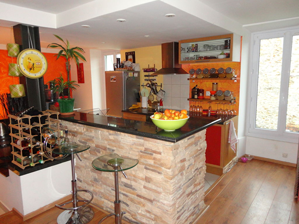 SAINT CHERON - proches commerces et gare