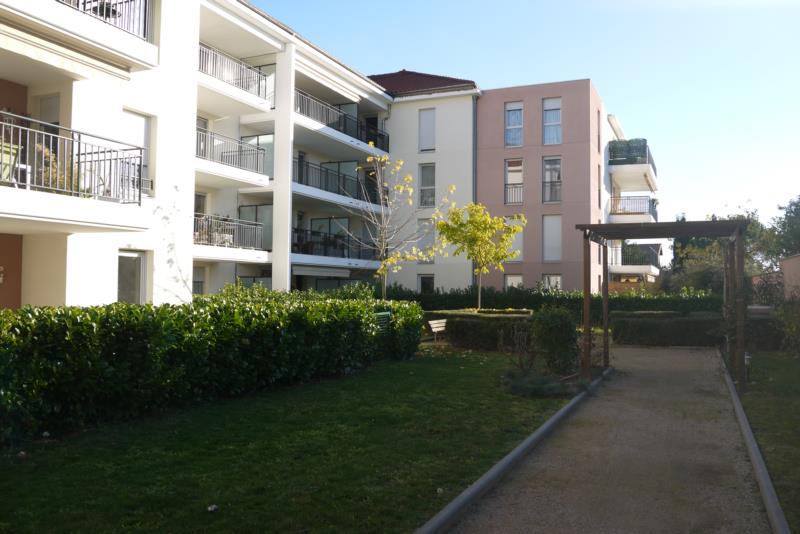 CRAPONNE Proche Centre