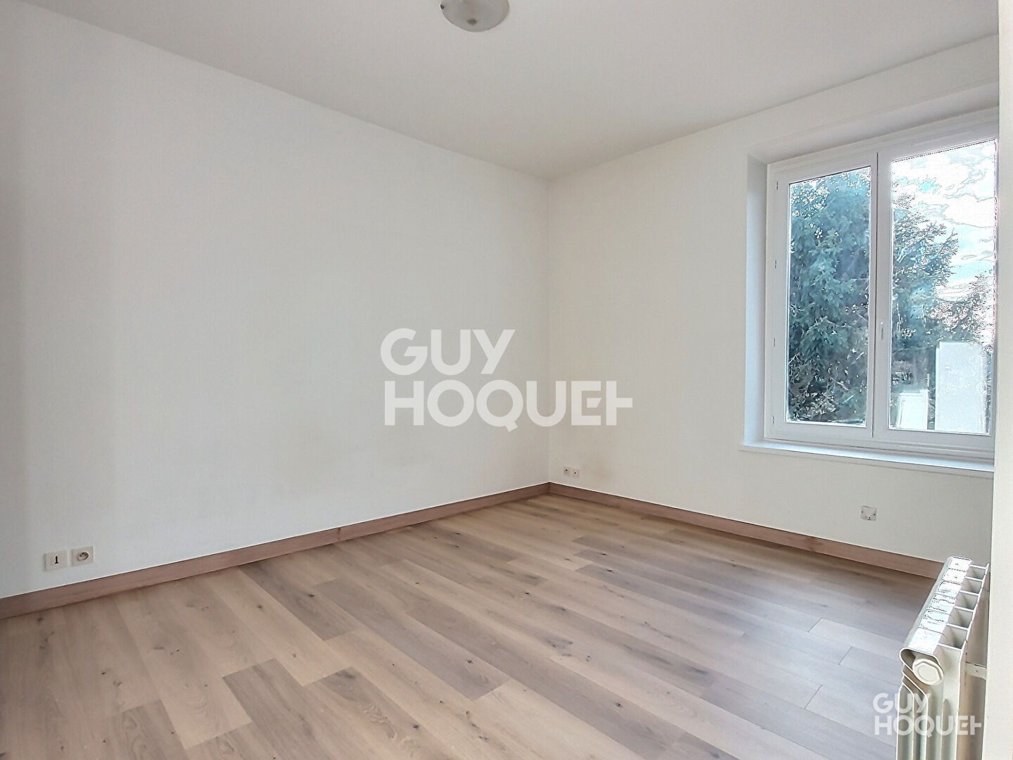 SOUCIEU EN JARREST : appartement 2 pièces (27 m²) à louer