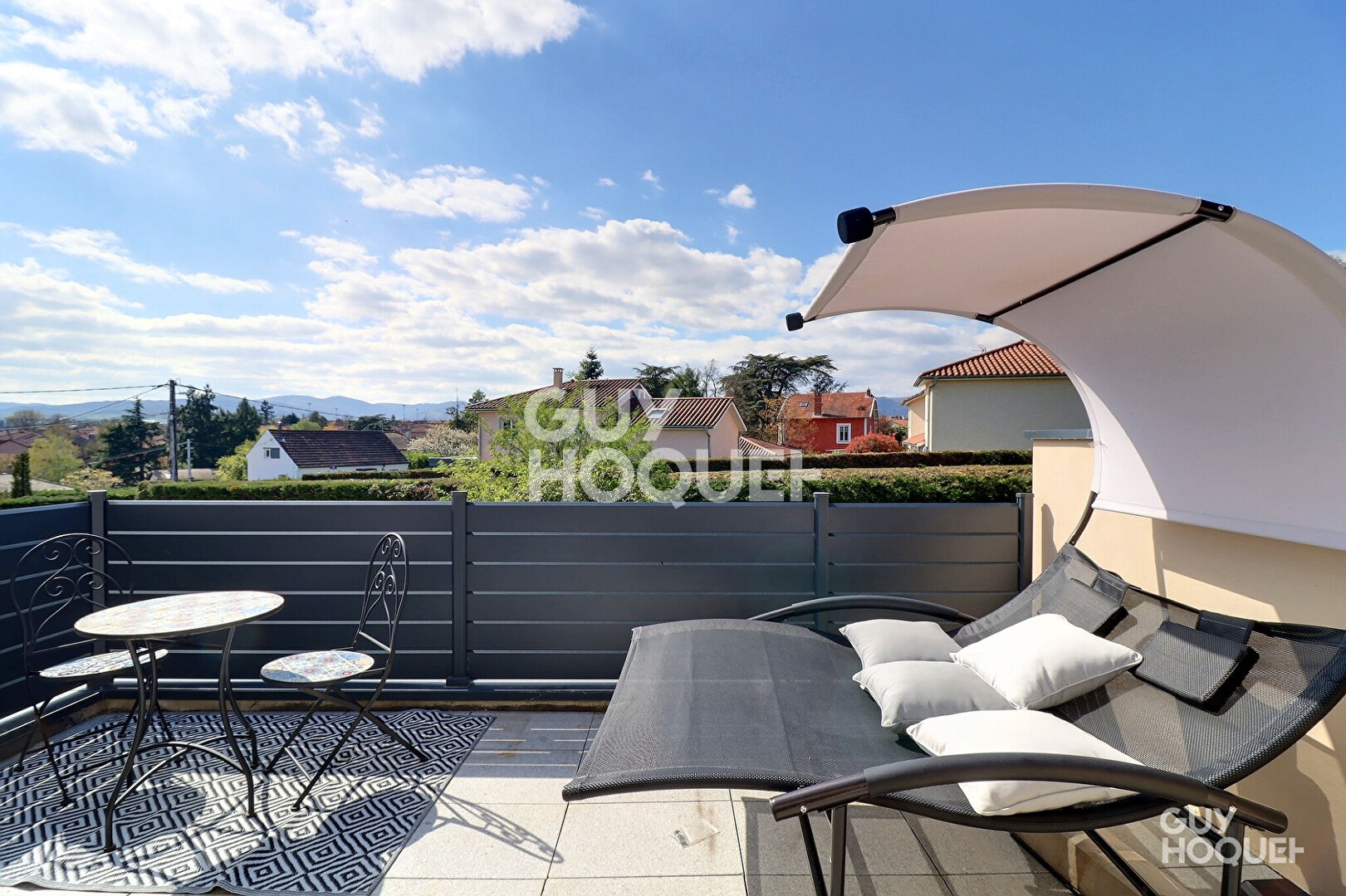 EN EXCLUSIVITÉ : T3 esprit maison avec terrasse à Craponne proche centre