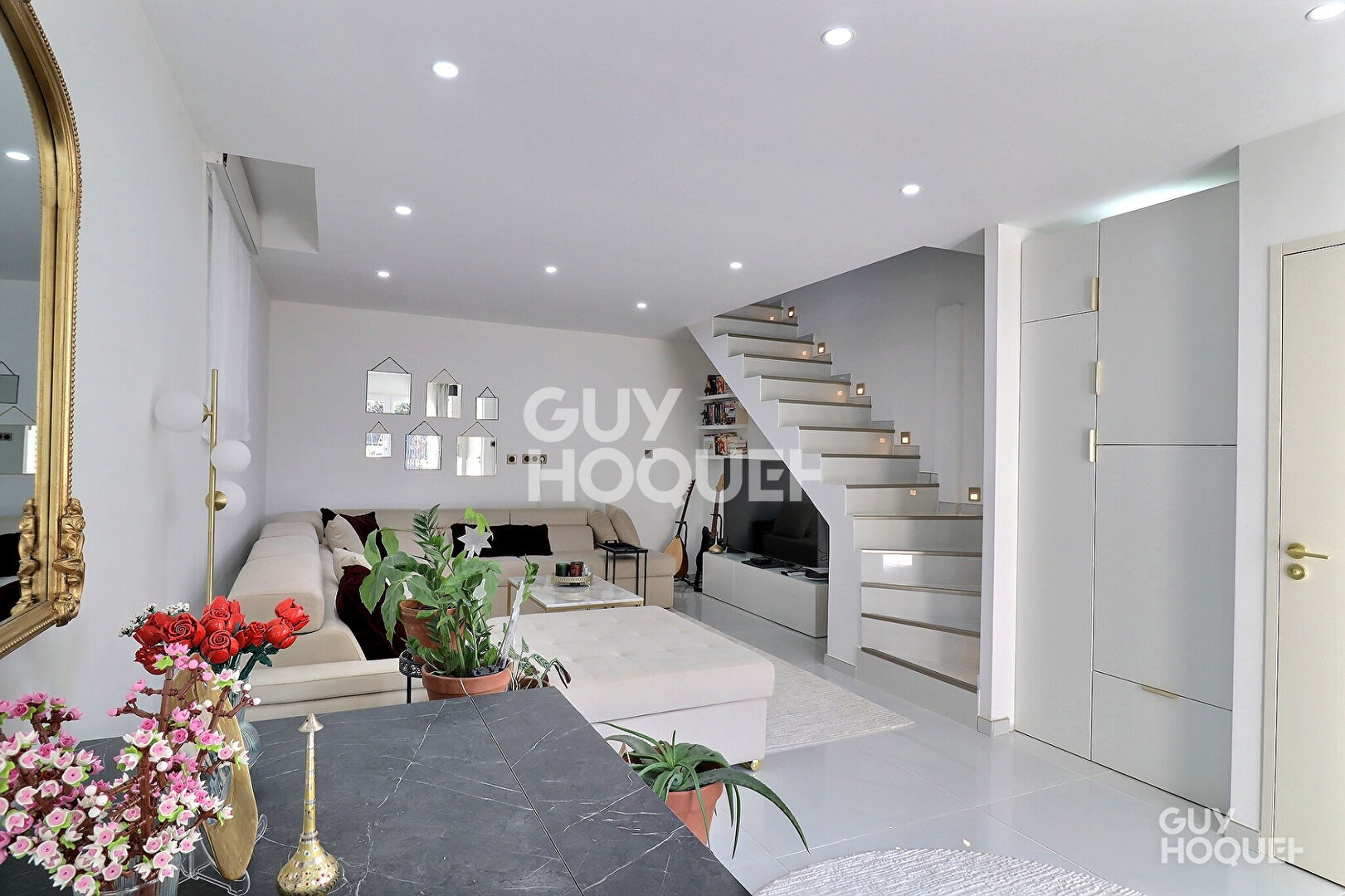 EN EXCLUSIVITÉ : T3 esprit maison avec terrasse à Craponne proche centre