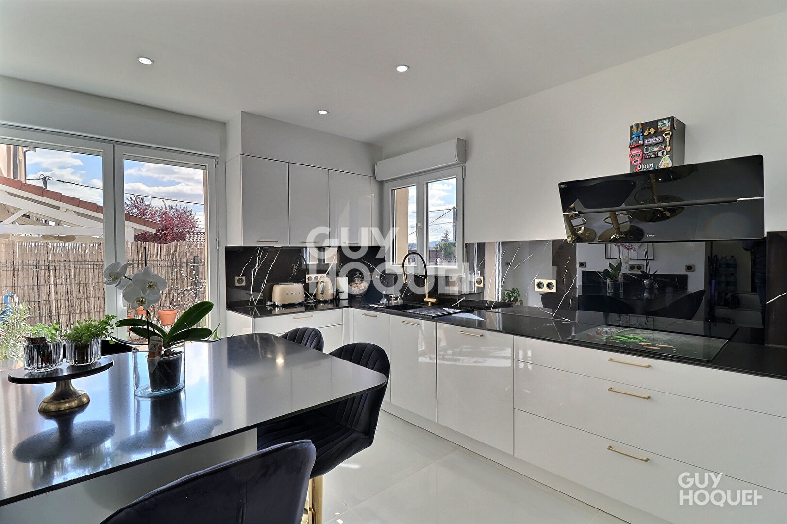 EN EXCLUSIVITÉ : T3 esprit maison avec terrasse à Craponne proche centre