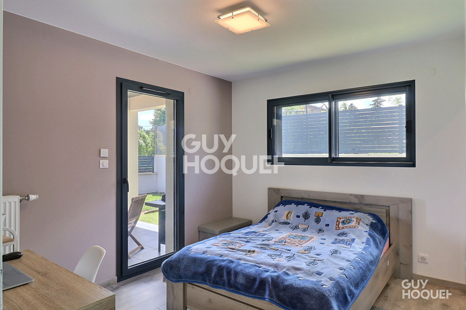 GRÉZIEU-LA-VARENNE ? Maison contemporaine de plain-pied de 126 m² avec terrain clos de 533 m² et double garage