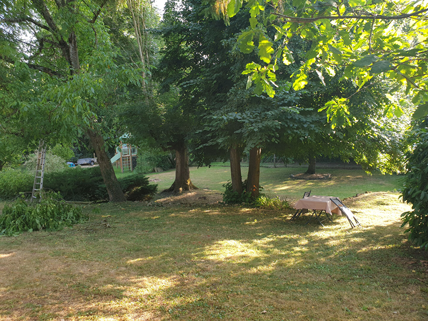 Belle maison de 6 pièces en parfait état.