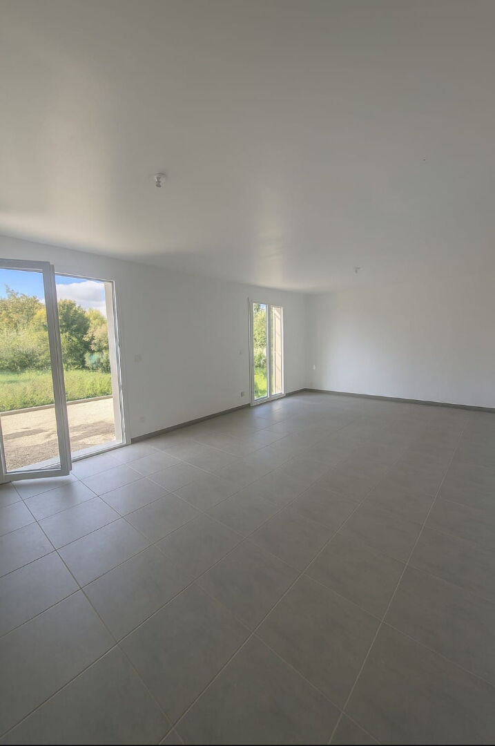 Maison  4 pièce(s) 76 m2 à Varenne Jarcy