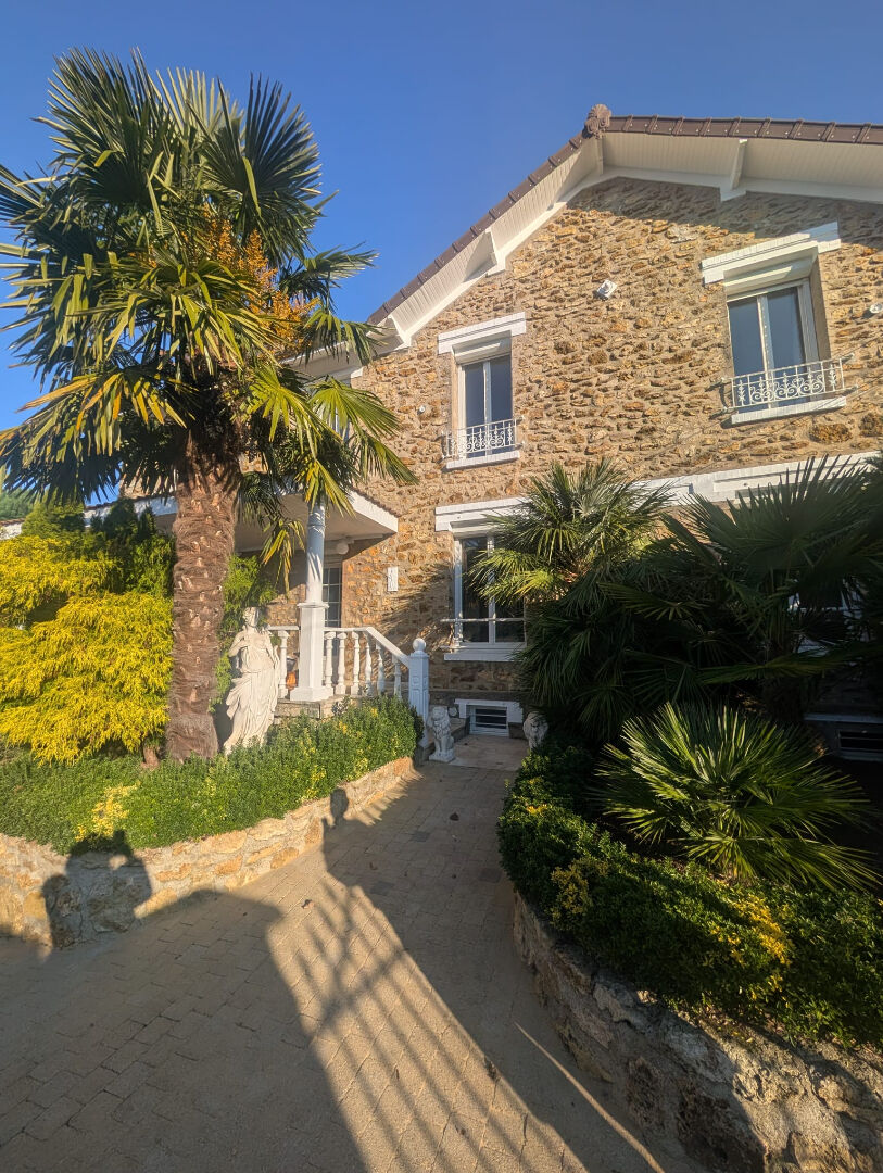 Maison Meulière 5 pièces proche du centre ville