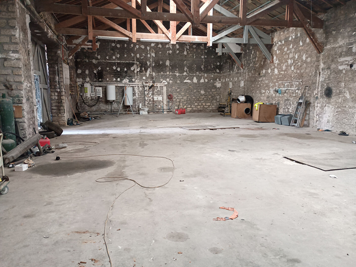 Entrepôt proche gare de Yerres