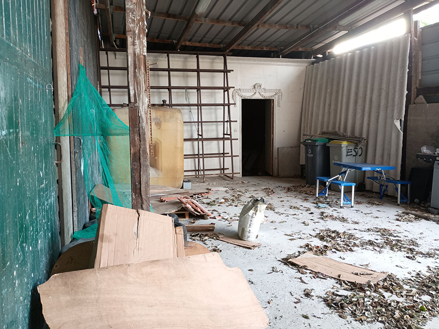 Entrepôt proche gare de Yerres