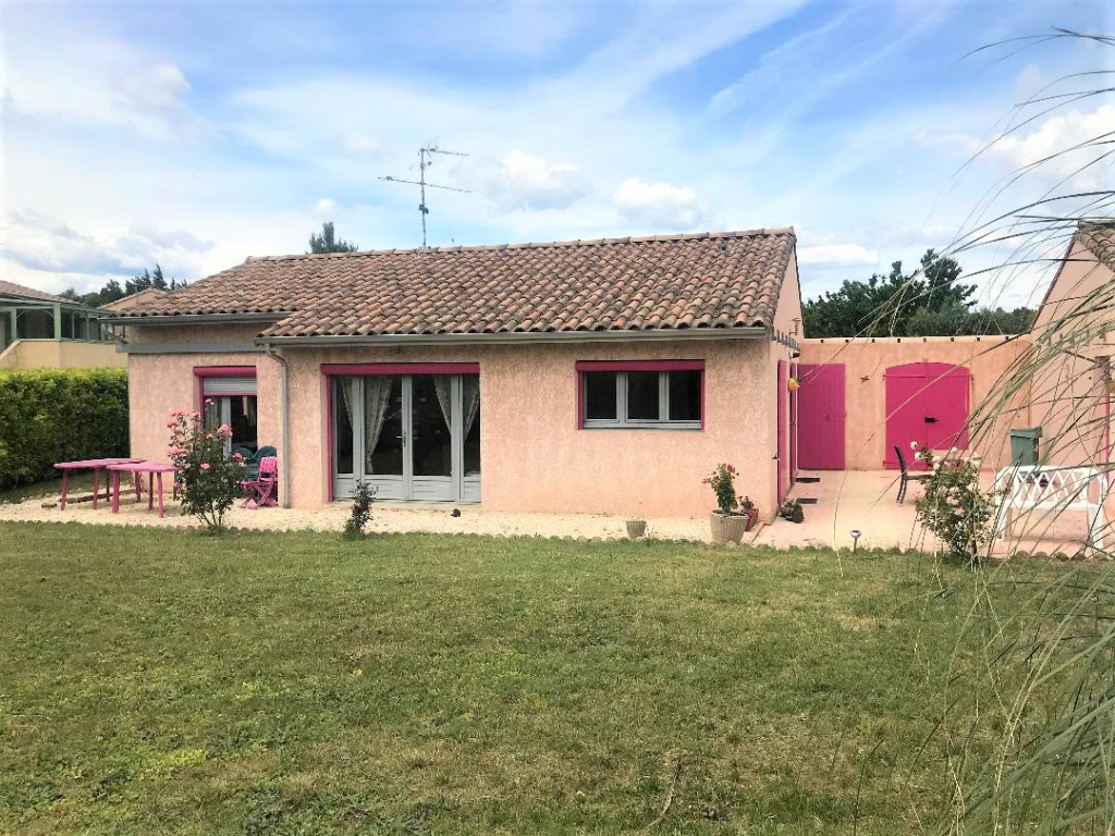 À vendre, maison d'environ 94 m², 3 pièces à MONTELIMAR (26200).