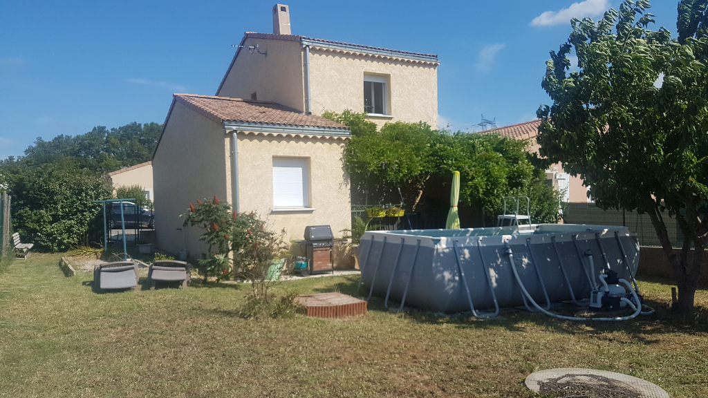 A louer Chateauneuf du Rhône jolie villa 78 m² , 3 chambres, terrasse, jardin et garage.