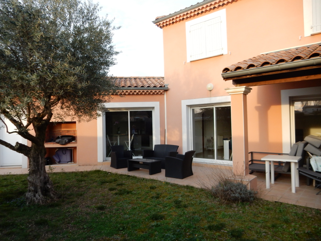 A louer belle villa T 4 indépendante sur Golf de la Valdaine MONTBOUCHER SUR JABRON