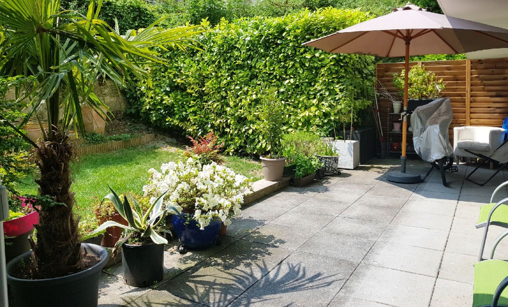2 pièces avec terrasse et jardin sans vis-à-vis.