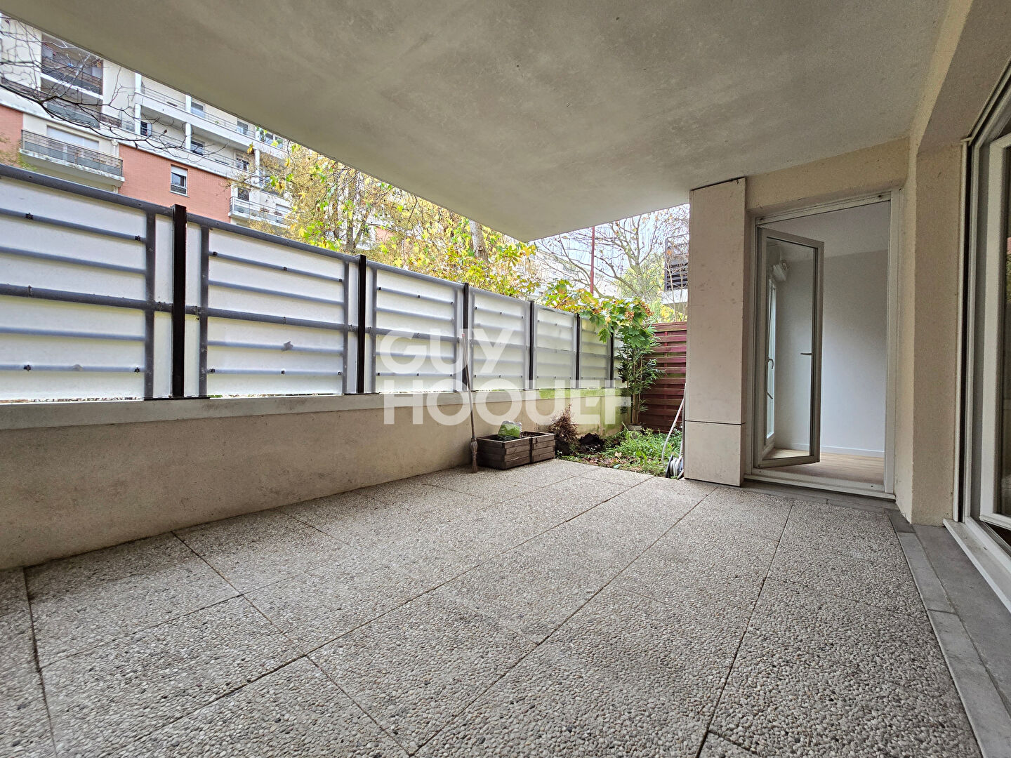 CENTRE-VILLE - TERRASSE - PARKING