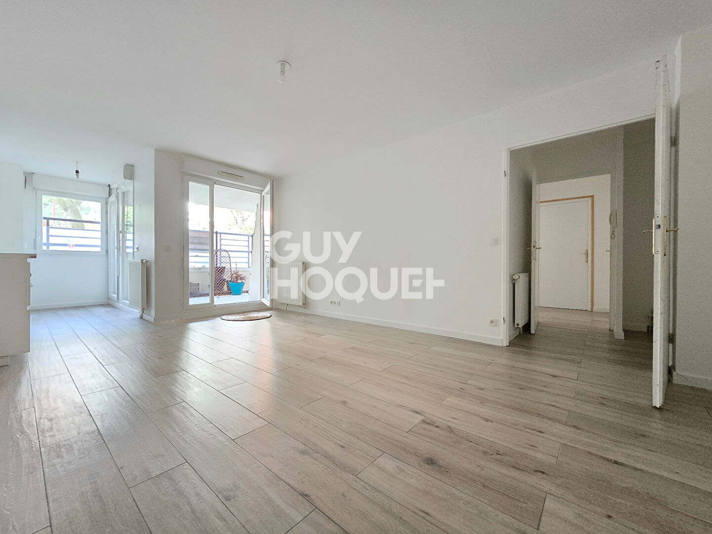 CENTRE-VILLE - TERRASSE - PARKING