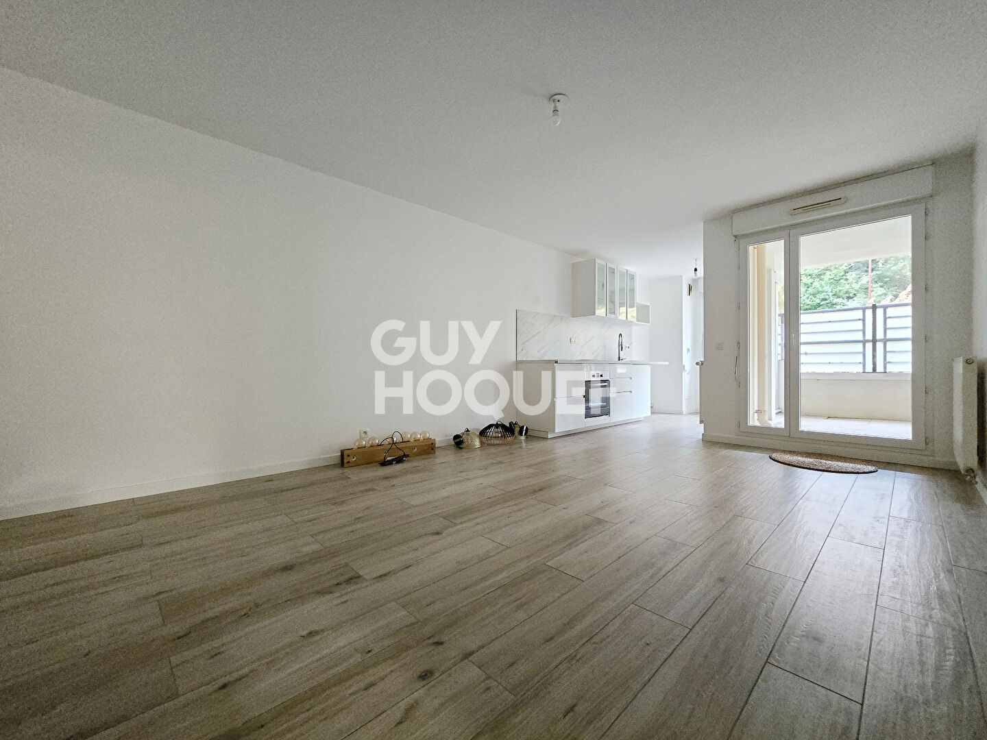 CENTRE-VILLE - TERRASSE - PARKING